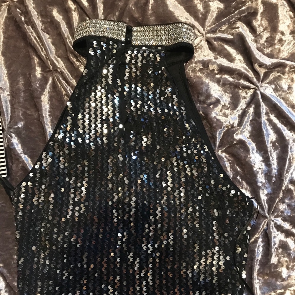 Two Piece Glam - Picture 10 of 11